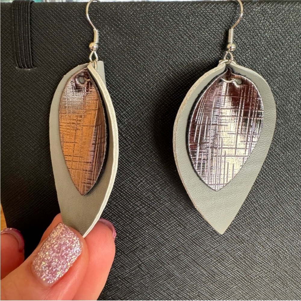 NWT Grey Petal Shaped Faux Leather Earrings. - Picture 2 of 3